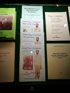 Publicacions sobre Puig i Cadafalch (fot. Teresa Diví)